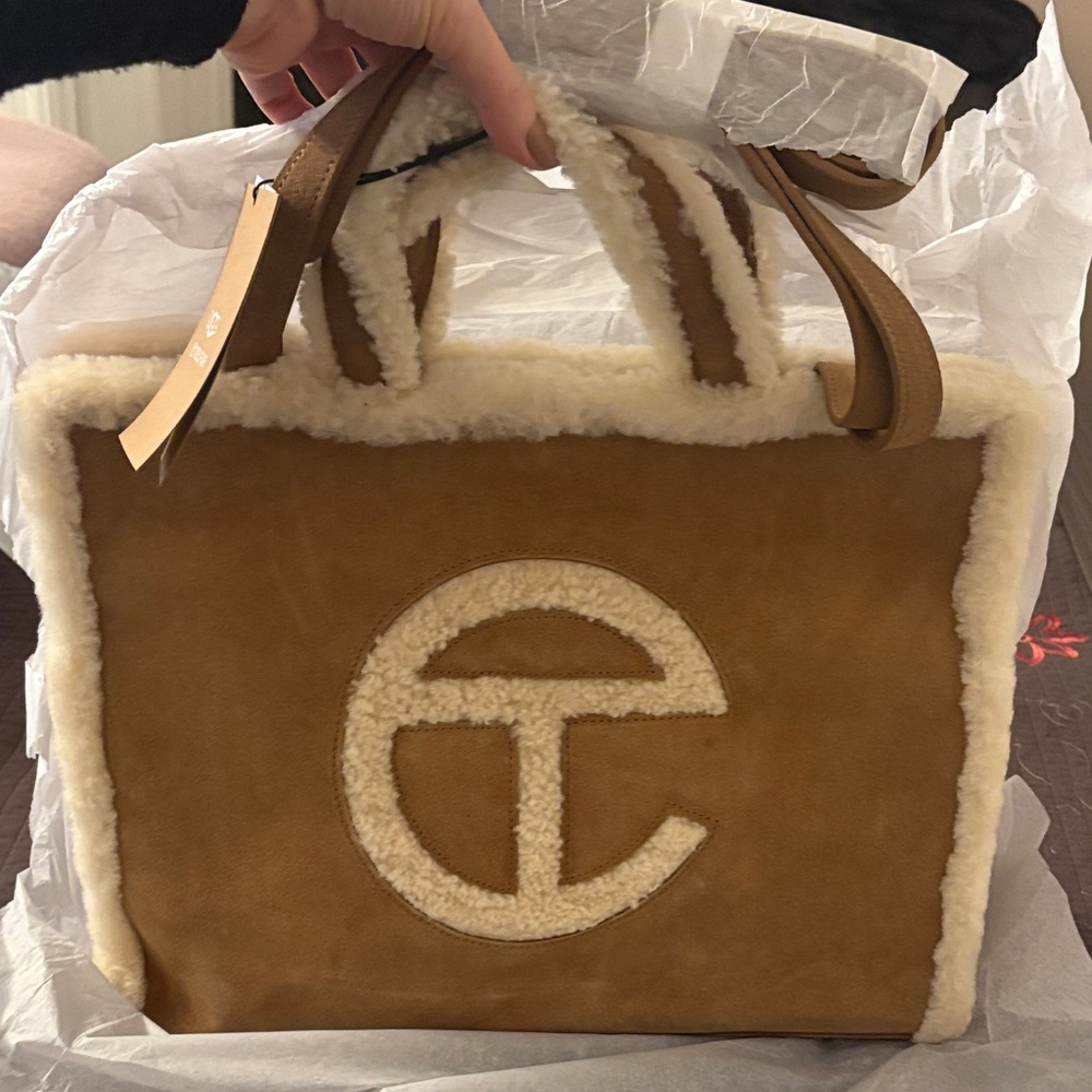 UGG x Telfar Brown Shearling Bag Medium BNWT - Picture 3 of 8